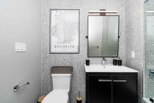 Apartamento 510/512 Brooklyn Luxury Duplex (2 Apts) Pets & Parking!