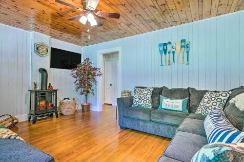 Lake Lure Cottage With Entertainment Backyard!