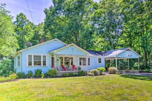 Lake Lure Cottage With Entertainment Backyard!