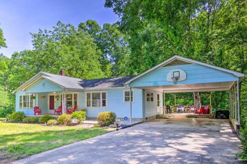 Lake Lure Cottage With Entertainment Backyard!
