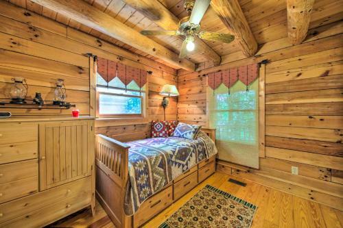 Lush Marble Cabin With Deck, Fire Pit And Grill!
