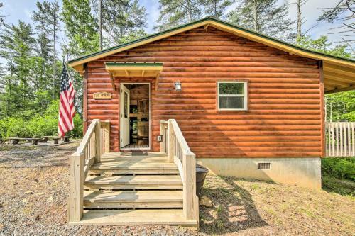 Smoky Mountain Cabin Hideaway With Fire Pit!