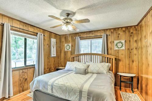 Quaint Murphy Cabin In Serene Wooded Setting!