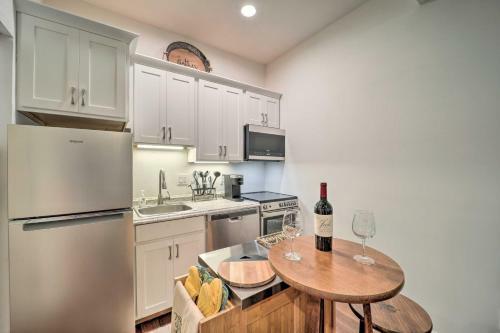 Charming Newland Apartment With Deck And Fire Pit