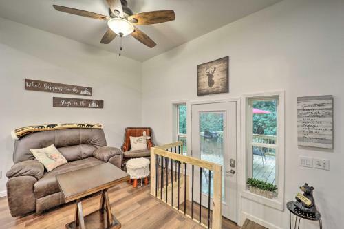 Charming Newland Apartment With Deck And Fire Pit