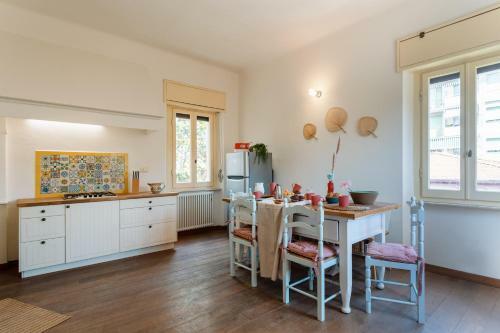 Apartment Fontanella In Historic Villa Viareggio