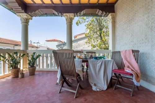 Apartment Fontanella In Historic Villa Viareggio
