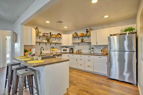Vibrant-boho, Pet-friendly Oklahoma City Digs