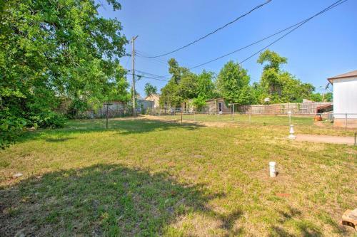 Vibrant-boho, Pet-friendly Oklahoma City Digs