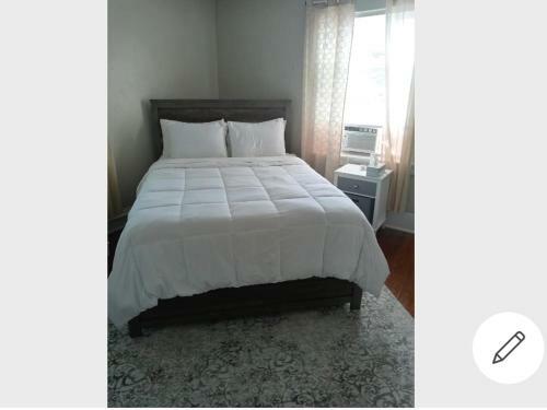Cherry Street Vintage Apartment-free Parking!