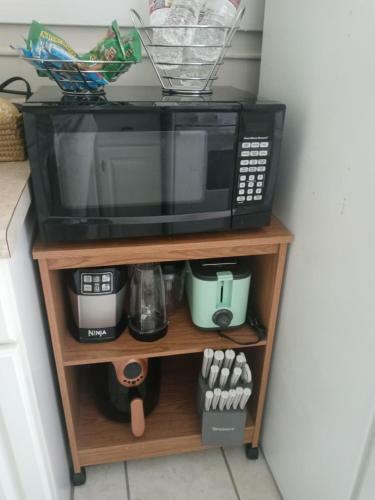 Cherry Street Vintage Apartment-free Parking!