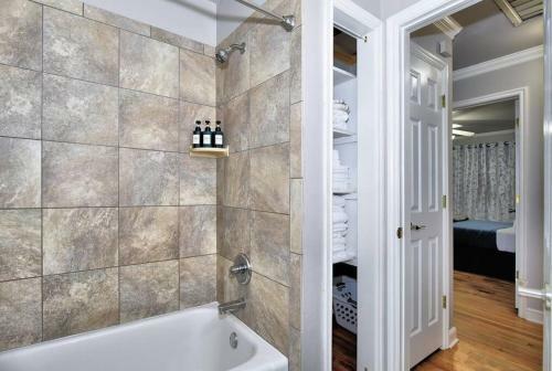 New-3 Bedroom-large Kitchen-family- Friendly