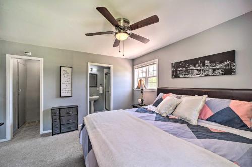 Evolve Airy Central Getaway With Porch And Backyard!