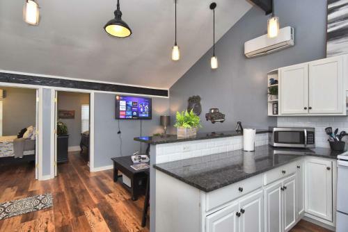 Evolve Calming Tulsa Home, Half Mi To Cherry St!