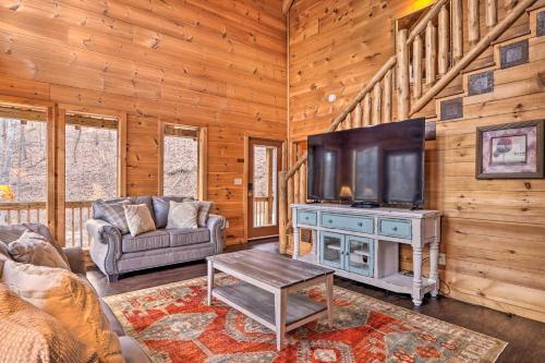 Sunny Cabin With Game Room In Shagbark Resort!