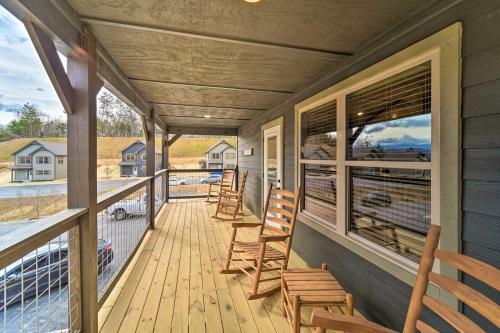 Sevierville Home With Deck - Hike, Dine, Relax!