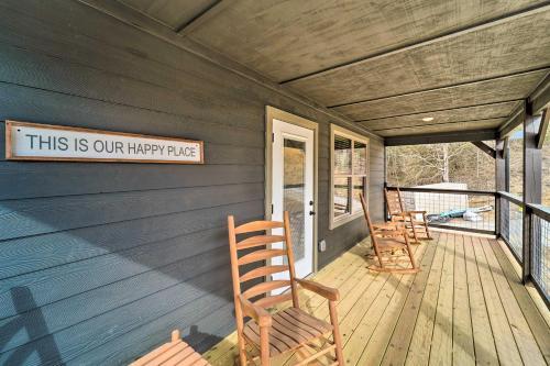 Sevierville Home With Deck - Hike, Dine, Relax!