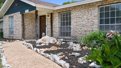Dove Creek Casa *sleeps 14*