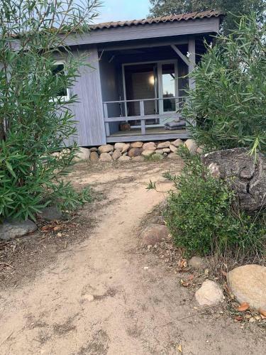 La Petite Maison Dans Le Maquis
