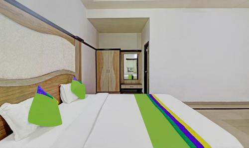 Treebo Trend Hotel Golden Bird