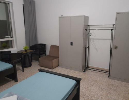 Family Room In A 10 Minutes Walk From Corniche Beach