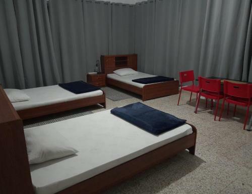 Family Room In A 10 Minutes Walk From Corniche Beach