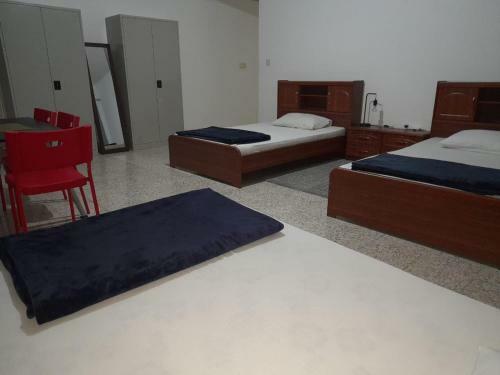 Family Room In A 10 Minutes Walk From Corniche Beach
