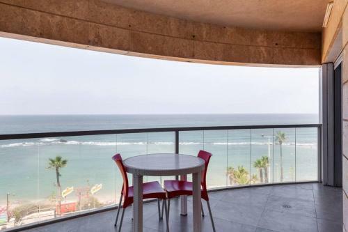 Stunning Sew View 3 Br Apartment Iconic Tower
