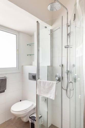 Stunning Sew View 3 Br Apartment Iconic Tower