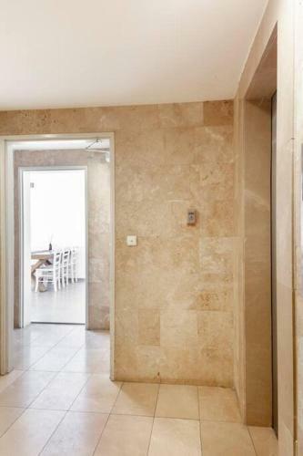 Stunning Sew View 3 Br Apartment Iconic Tower