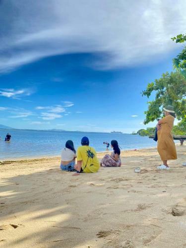 Lodge Calatagan's Bahay Kubo