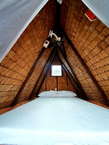 Lodge Calatagan's Bahay Kubo