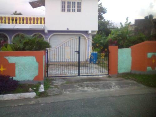 Buckingham Villa & Suites@cozy Room # 2-a/c