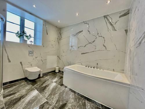 Aday - Luxurious 3 Bedroom - Modern Living Apartment