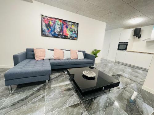 Aday - Luxurious 3 Bedroom - Modern Living Apartment
