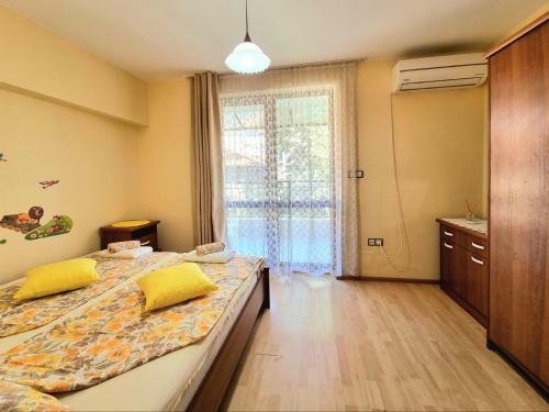 Sunny View - Seaside Apartment With Garage
