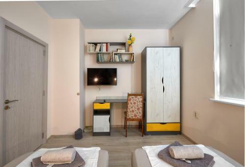 Cozy Spacious 2bd Apartment With A Terrace In Burgas