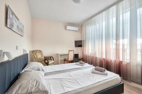 Cozy Spacious 2bd Apartment With A Terrace In Burgas