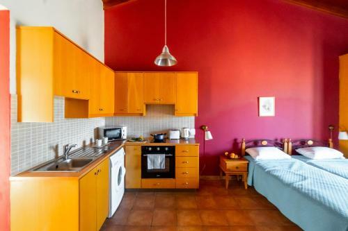 Kate's Latchi Beachfront Studio Apartment 1 By Ezoria