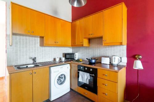 Kate's Latchi Beachfront Studio Apartment 1 By Ezoria