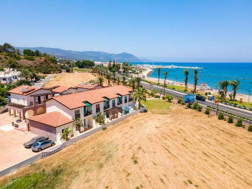 Kate's Latchi Beachfront Apartment 104 By Ezoria