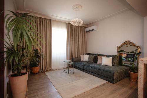 Exquisite, Stylish, Center Apartment