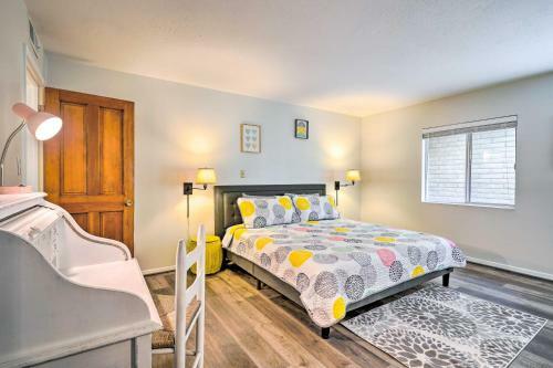 Vibrant Family Home With Grill, Walk Downtown!