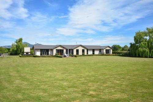 Tirohanga Retreat