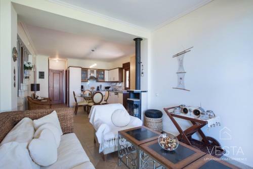 Galini Villa, 3 Bdrms, Sea Views & Private Garden