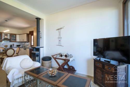 Galini Villa, 3 Bdrms, Sea Views & Private Garden