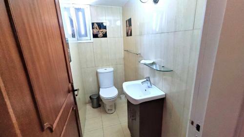 Andri's Spacious Apartment Near The Beach