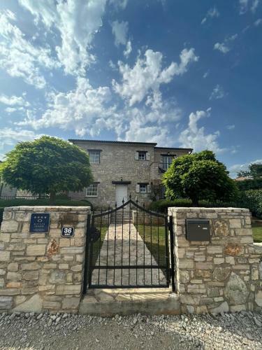 Villa Salvia With Private Pool And Jacuzzi