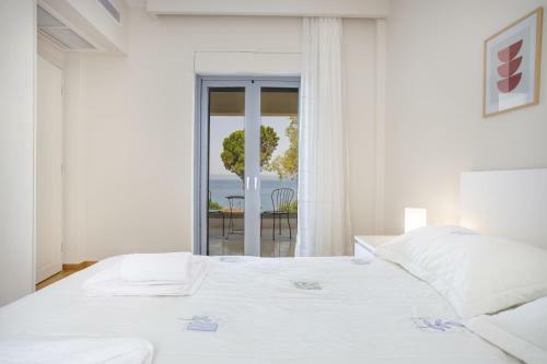 Villa Bay's Balcony Verga