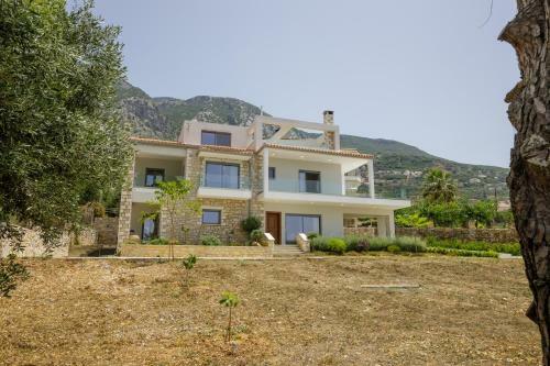 Villa Bay's Balcony Verga